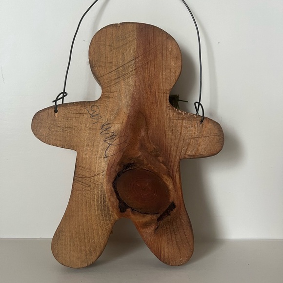 Vintage Wooden Hanging or Prop Up Gingerbread Man - Picture 2 of 9